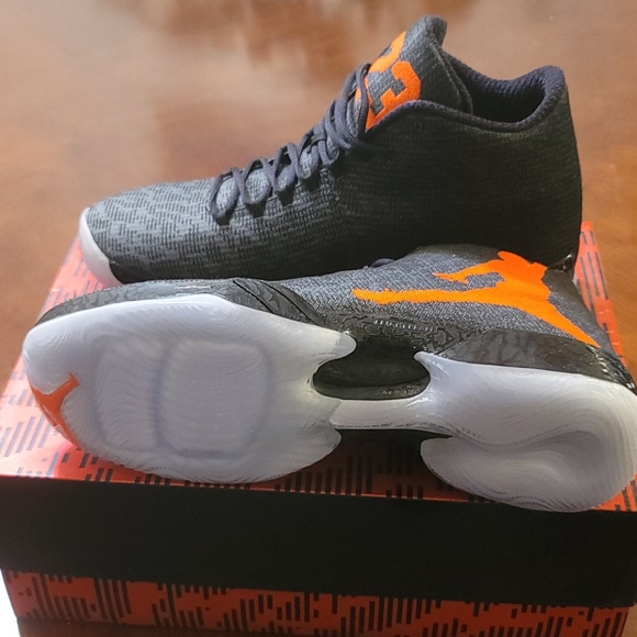 Air Jordan XX9 Black Team Orange sz 13 - Picture 4 of 4